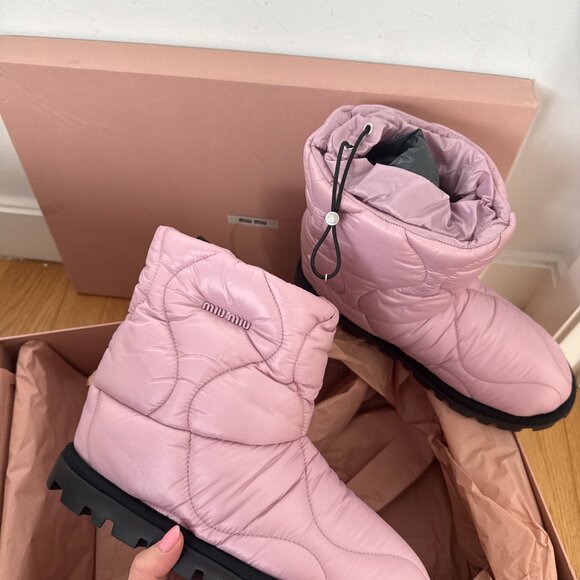 NWT Miu Miu Snow Ankle Boots Powder Pink Quilted Drawstring 39 - Picture 6 of 12